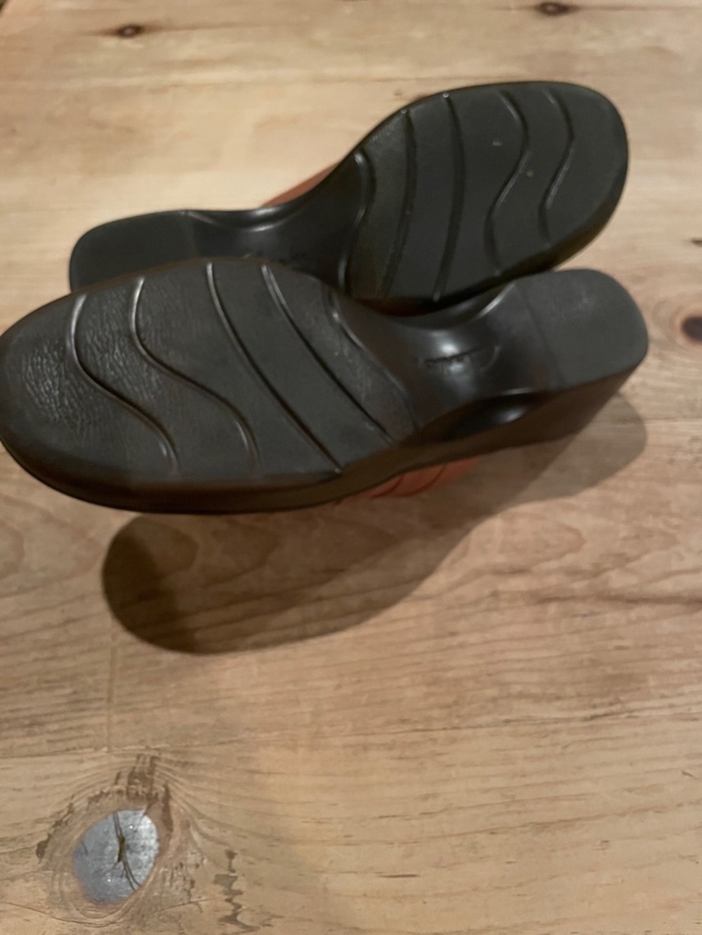 Clarks Camel Leather Mules Clogs Slip On Comfy Business Casual Career 8.5 - Picture 12 of 14